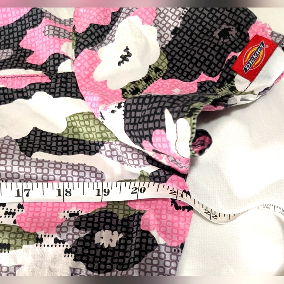 Dickies Peek-A-Blooms Women's Scrub Top - Picture 5 of 8